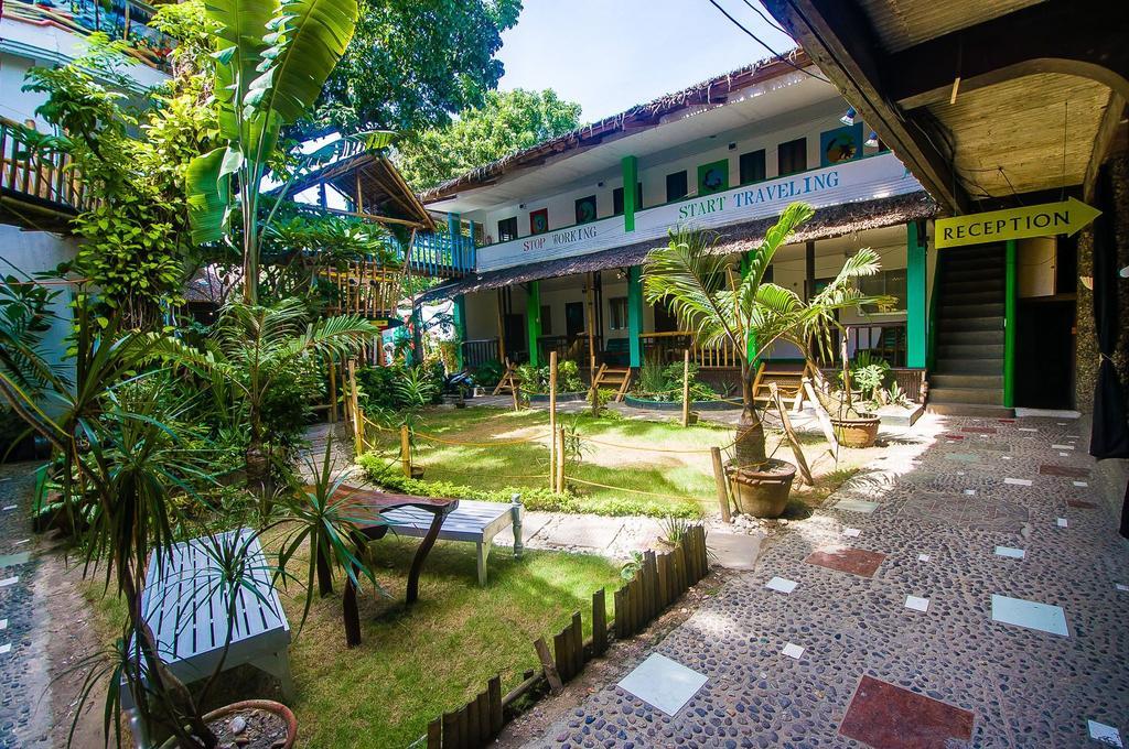 Jeepney Hostel And Kite Resort Balabag  Exterior foto