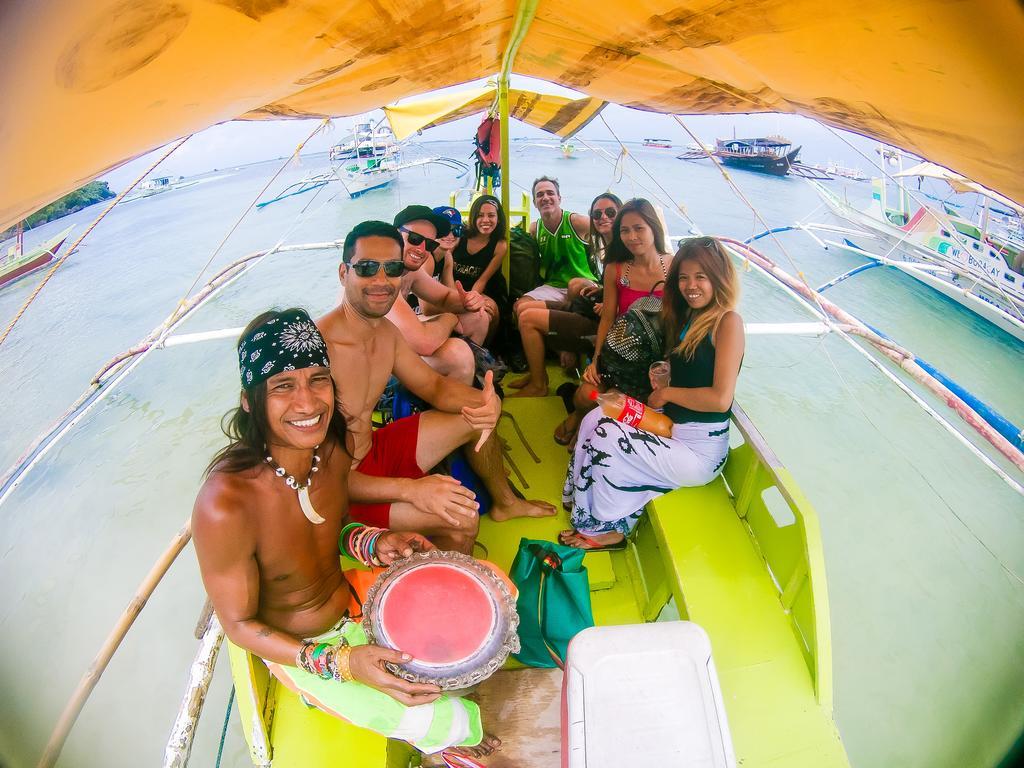 Jeepney Hostel And Kite Resort Balabag  Exterior foto