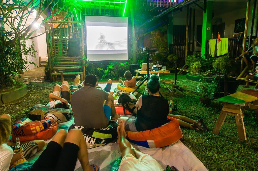 Jeepney Hostel And Kite Resort Balabag  Exterior foto