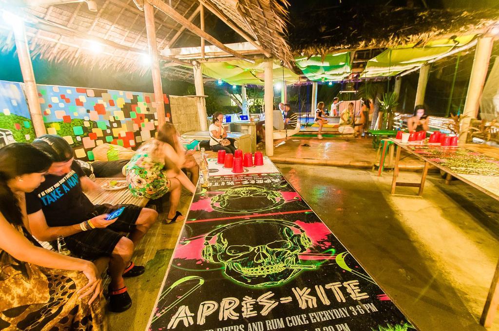 Jeepney Hostel And Kite Resort Balabag  Exterior foto
